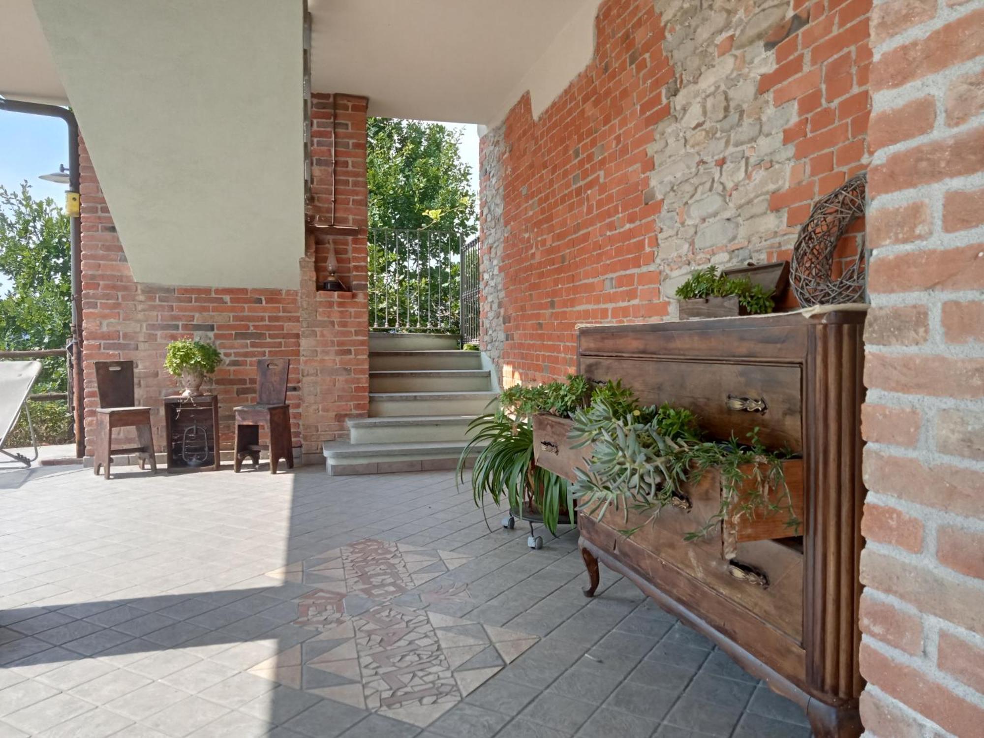 Agriturismo Bric Di Gai Монфорте-д'Альба Экстерьер фото