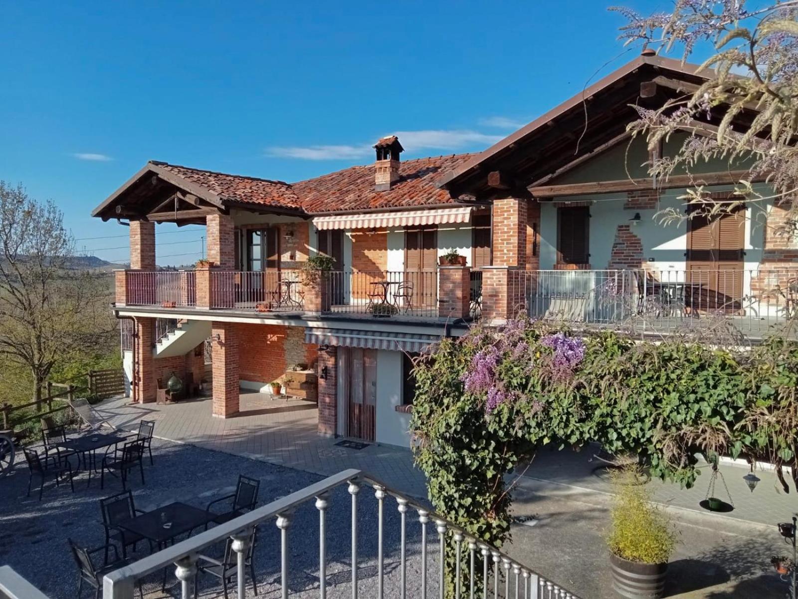 Agriturismo Bric Di Gai Монфорте-д'Альба Экстерьер фото
