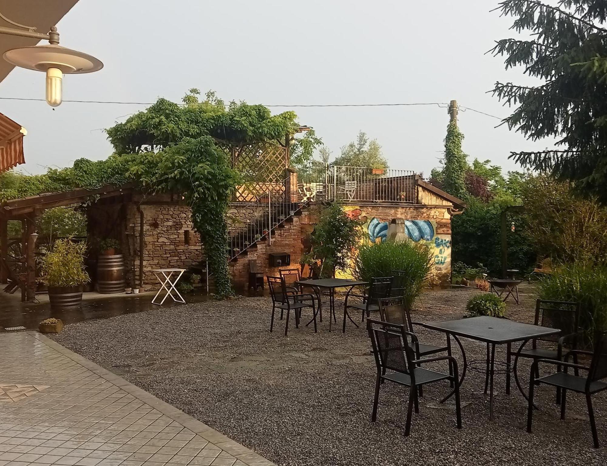 Agriturismo Bric Di Gai Монфорте-д'Альба Экстерьер фото