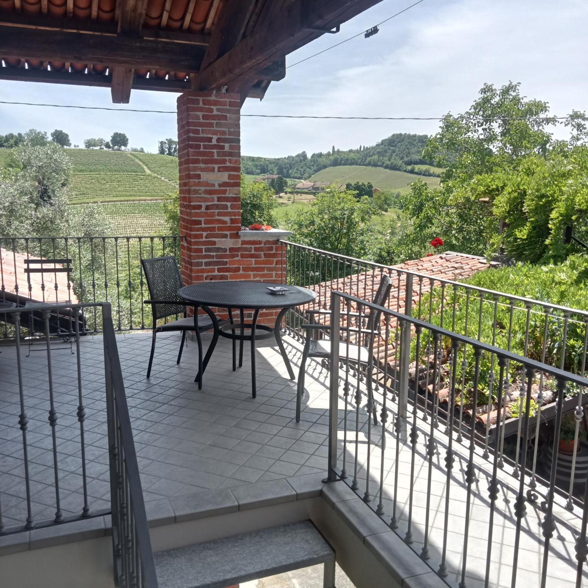 Agriturismo Bric Di Gai Монфорте-д'Альба Экстерьер фото