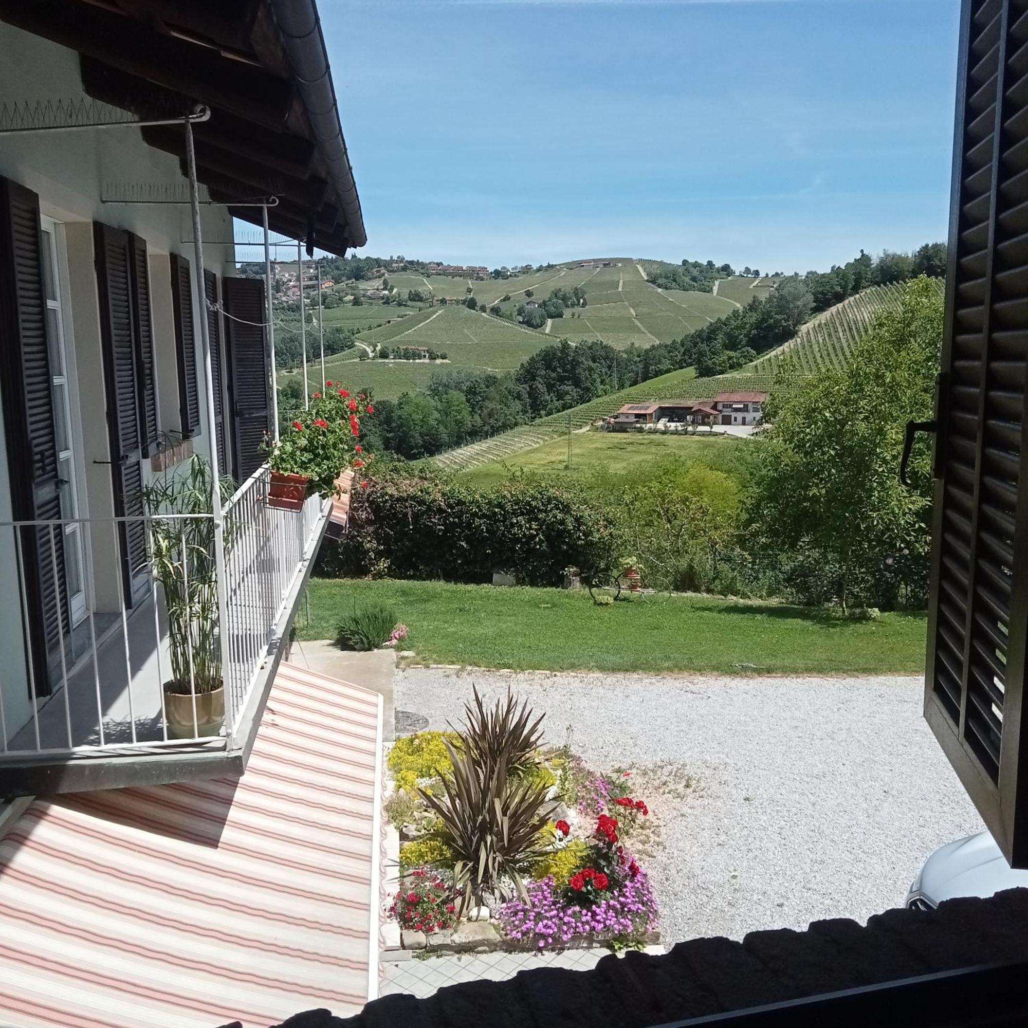 Agriturismo Bric Di Gai Монфорте-д'Альба Экстерьер фото